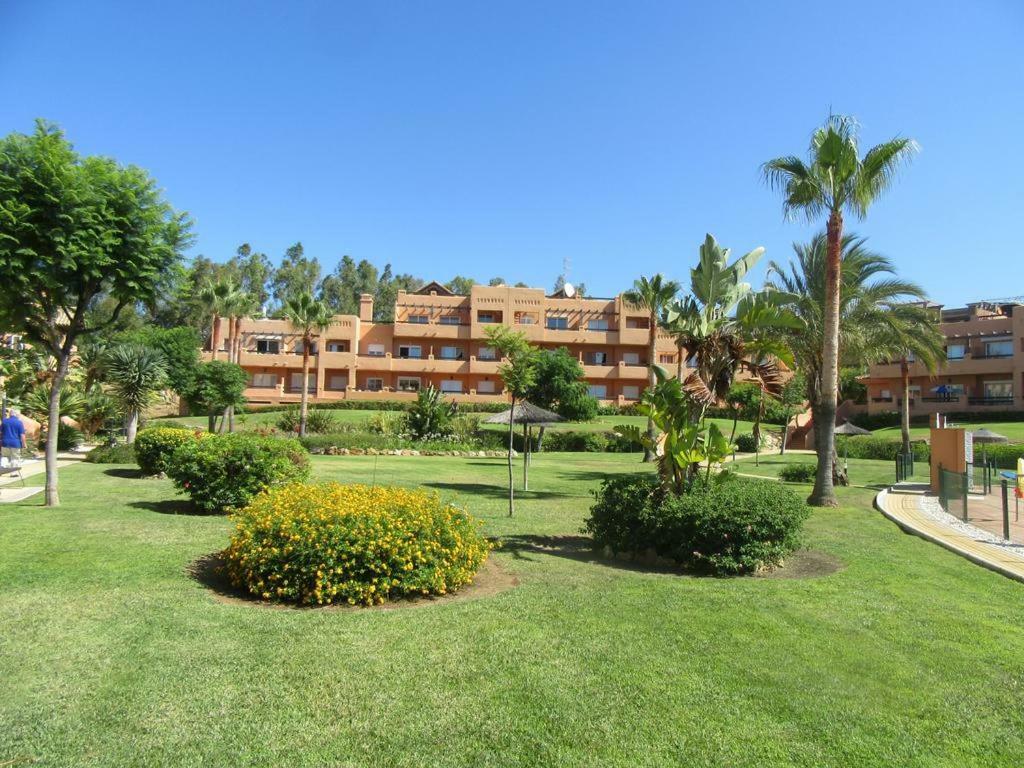 Casares Appart 2 Ch Dans Parc Tropical Avec Vue Sur Mer, Montagne Et Piscine Lägenhet Exteriör bild