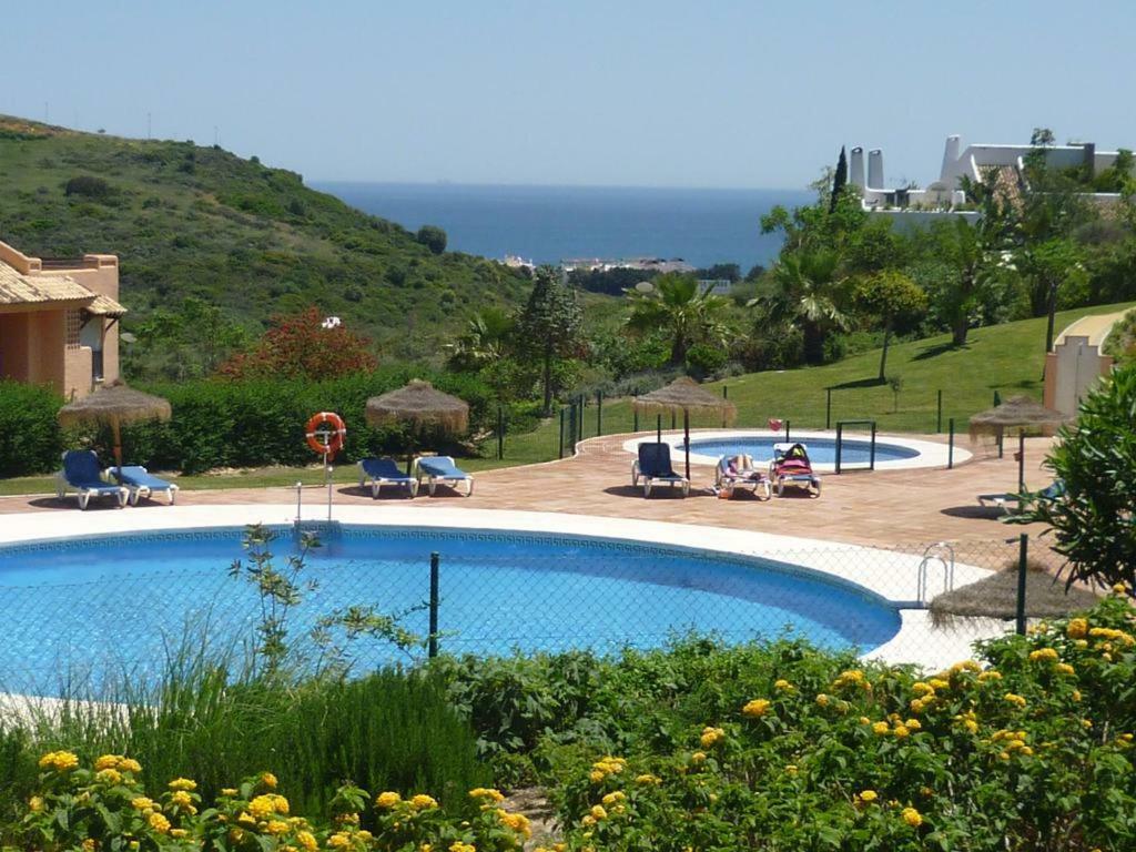 Casares Appart 2 Ch Dans Parc Tropical Avec Vue Sur Mer, Montagne Et Piscine Lägenhet Exteriör bild